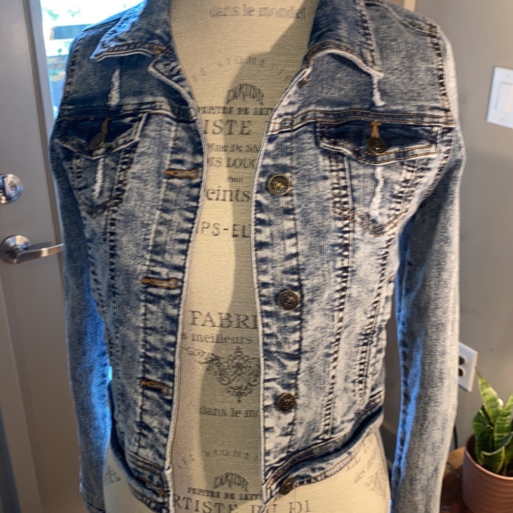 C’est CT Toi USA acid wash blue denim jean jacket XS cropped longsleeve coat​​ - Picture 3 of 12